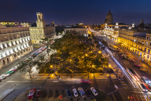 Blick auf den Parque central bei Nacht von oben, Havanna, Kuba - HSIF00636