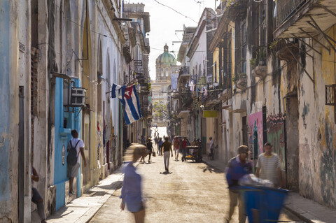 Straßenansicht in der Altstadt, Havanna, Kuba, lizenzfreies Stockfoto