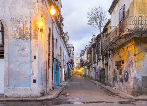 Straßenansicht in der Altstadt, Havanna, Kuba, lizenzfreies Stockfoto