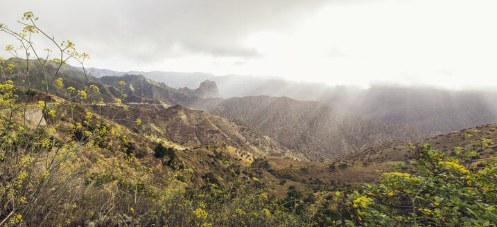 Bergkulisse im Gegenlicht, Roque Cano, Vallehermoso, La Gomera, Kanarische Inseln, Spanien - MAMF00675