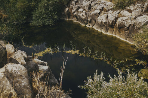 Ein Teich in einer Schlucht, Yehudiya-Reservat, Golan, Israel - GCF00255