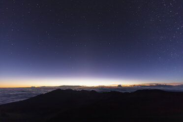 Milchstraße über dem Krater des Vulkans Haleakala, Haleakala National Park, Hawaii, USA - FOF10770