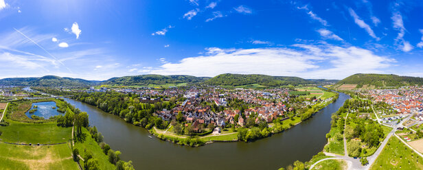 Panoramablick auf Kleinheubach und Großheubach mit Main, Bayern, Deutschland - AMF07038