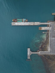 Indonesien, West-Sumbawa, Strand Benete, Pier - KNTF02756