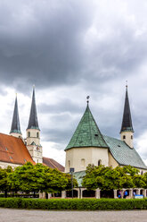 Collegiate Church and Chapel of Grace, Kapellplatz, Altoetting, Bavaria, Germany - PUF01502