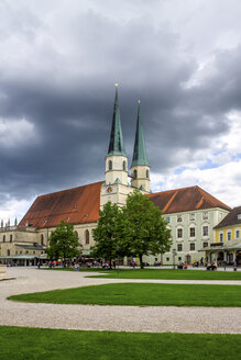 Stiftskirche, Kapellplatz, Altötting, Bayern, Deutschland - PUF01503