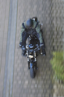 Motorradfahrer auf Harley Davidson Sportster 48, von oben - BSCF00601