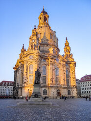 Deutschland, Dresden, Blick auf die Frauenkirche - PUF01504
