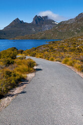 Dove Lake and Cradle Mountain, Tasmania, Australia - RUNF02151
