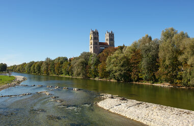 Isar river and St. Maximilian's church, Glockenbachviertel, Isarvorstadt, Munich, Germany - LHF00632