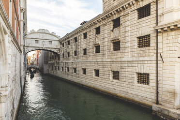 Blick auf die Seufzerbrücke, Venedig, Italien - WPEF01553