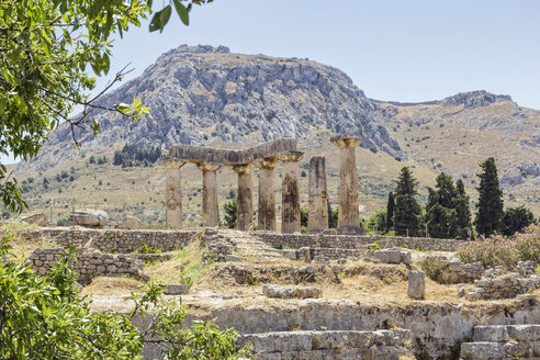 Archaischer Apollo-Tempel, Dorische Säulen, Korinth, Griechenland - MAMF00694