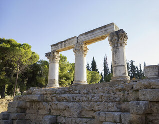 Temple E, Corinthian columns, Corinth, Greece - MAMF00708