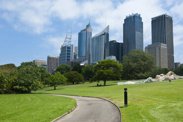 Skyline of the Sydney business district, New South Wales, Australia - RUNF02211