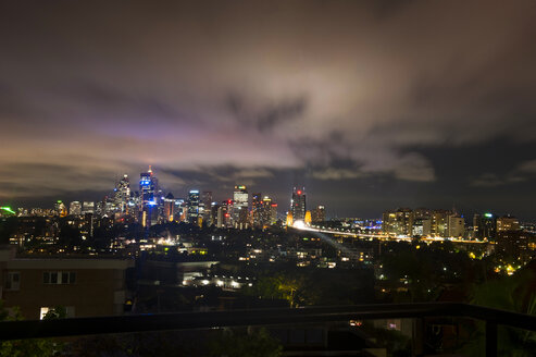 Skyline von Sydney bei Nacht, New South Wales, Australien - RUNF02220