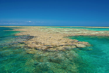 Aerial view of the Great Barrier Reef, Queensland, Australia - RUNF02255