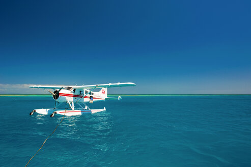 Wasserflugzeug, Great Barrier Reef, Queensland, Australien - RUNF02256
