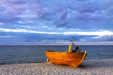 Boat on the beach, Binz, Ruegen, Germany - PUF01525