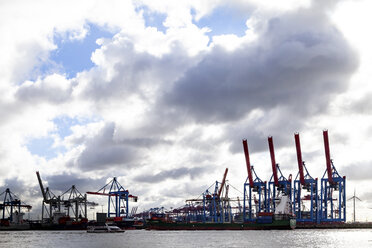 Harbour cranes at Port of Hamburg, Hamburg, Germany - PUF01538