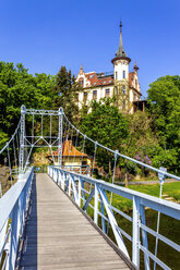 View to Gattersburg with suspension bridge in the foreground, Grimma, Germany - PUF01556