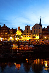 Lighted gable houses at Stint market, Lueneburg, Germany - PUF01563