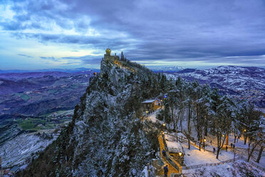 Der Monte Titano im Winter, San Marino - LOMF00877