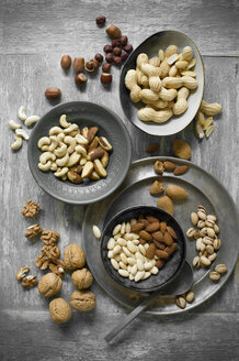 Erdnüsse, Haselnüsse, Cashewnüsse, Paranüsse und Mandeln - ASF06434