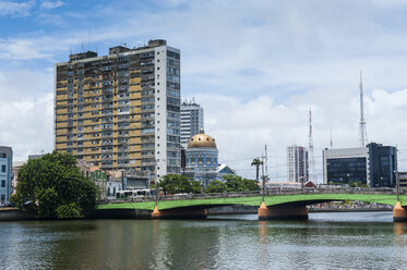 Brücke an der historischen Uferpromenade in Recife, Pernambuco, Brasilien - RUNF02365