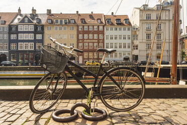 Fahrrad am Nyhavn, Kopenhagen, Dänemark - TAMF01522