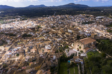 Townscape with parish church Transfiguracio del Senyor, Arta, Majorca, Spain - AMF07065