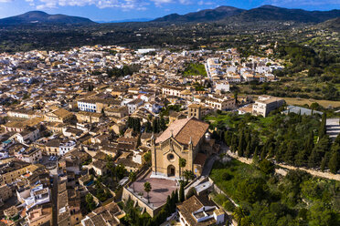 Townscape with parish church Transfiguracio del Senyor, Arta, Majorca, Spain - AMF07066