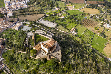 Luftaufnahme der Wallfahrtskirche Santuari de Sant Salvador, Arta, Mallorca, Spanien - AMF07068