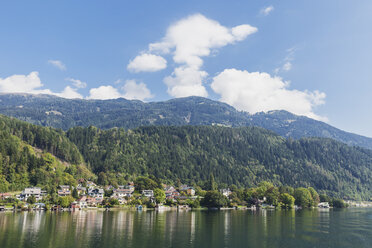 Häuser am Seeufer, Millstätter See, Kärnten, Österreich - GWF06080