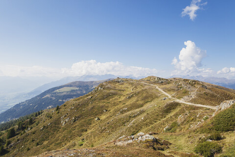 Wanderweg Almbrunn, Lammersdorfer Berg, Nockberge, Kärnten, Österreich, lizenzfreies Stockfoto