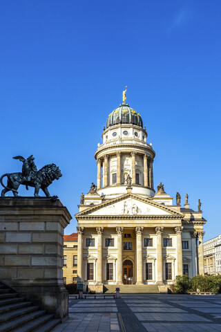 Blick auf den Französischen Dom am Gendarmenmarkt, Berlin, Deutschland, lizenzfreies Stockfoto