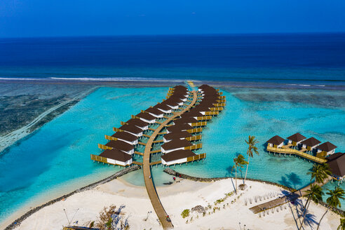 Luftaufnahme von Wasserbungalows, Süd-Male-Atoll, Malediven - AMF07098