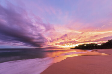 Big Beach bei Sonnenuntergang, Makena Beach State Park, Maui, Hawaii, USA - FOF10841