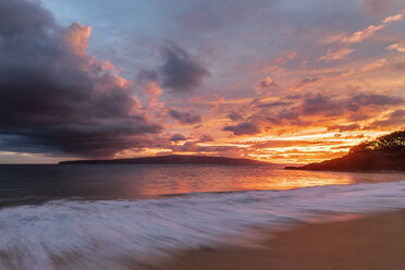 Big Beach bei Sonnenuntergang, Makena Beach State Park, Maui, Hawaii, USA - FOF10851