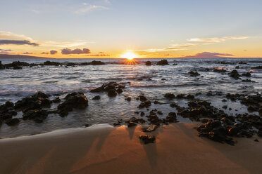 Keawakapu Beach at sunrise, Maui, Hawaii, USA - FOF10860