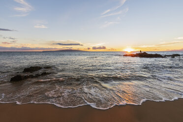 Keawakapu Beach bei Sonnenaufgang, Maui, Hawaii, USA - FOF10861