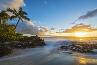 Secret Beach at sunset, Maui, Hawaii, USA - FOF10862