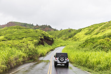 Off-road vehicle on Kahekili Highway, West Maui Mountains, Maui, Hawaii, USA - FOF10875