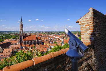 Blick von der Burg Trausnitz auf die Altstadt und die Basilika St. Martin, Landshut, Bayern, Deutschland - SIEF08648