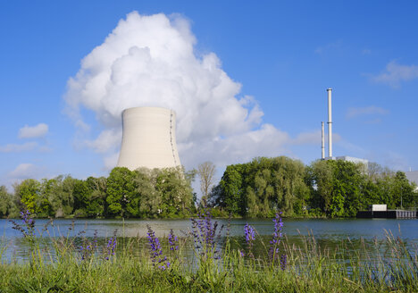 Kernkraftwerk Isar, Stausee Niederaichbach, bei Landshut, Bayern, Deutschland - SIEF08656