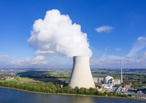 Kernkraftwerk Isar, Stausee Niederaichbach, bei Landshut, Bayern, Deutschland, Drohnenaufnahme - SIEF08664