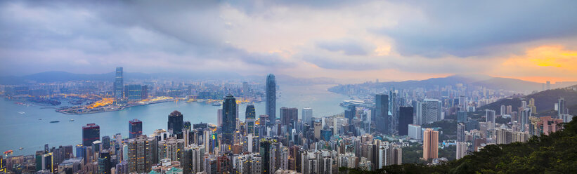 Skyline von Hongkong Central und Victoria Harbour, Hongkong, China - HSIF00653