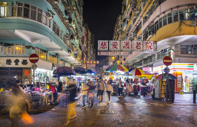 Sham Shui Po Straßenmarkt bei Nacht, Hongkong, China - HSIF00679