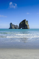 Archway Islands, Wharariki Beach, Südinsel, Neuseeland - RUNF02435