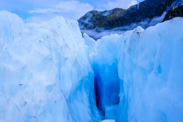 Riesiger Eisbruch im Fox Glacier, Südinsel, Neuseeland - RUNF02474