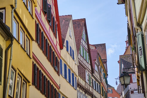 Häuserzeile in der Altstadt, Tübingen, Baden-Württemberg, Deutschland - MRF01998
